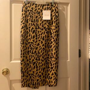 DVF tailored midi pencil skirt.  Size 4.